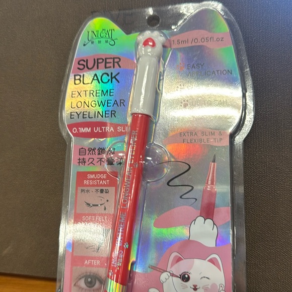 SUPERBLACK
EXTREME LONGWEAR EYELINER - Picture 1 of 3